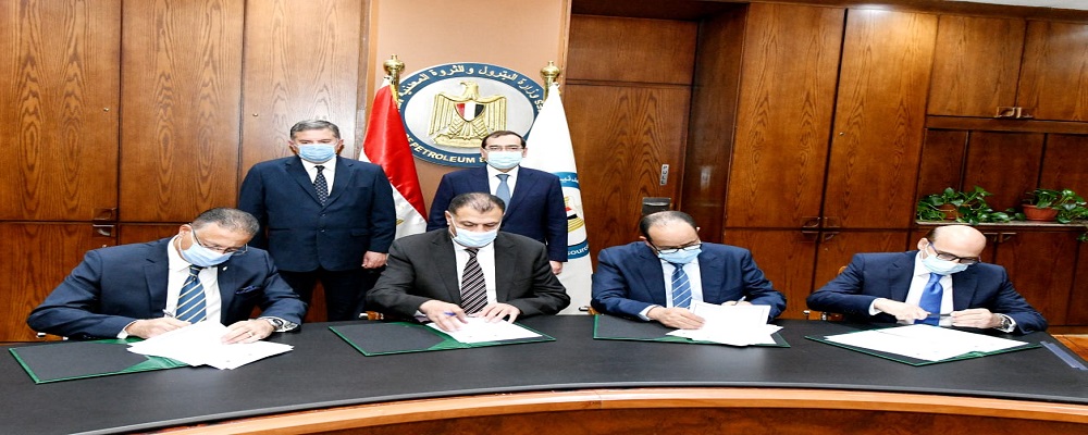 توقيع بروتوكولات لتسوية المديونيات التاريخية على شركات وزارة قطاع الأعمال العام لصالح قطاعي البترول 